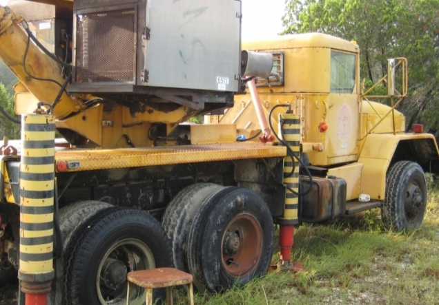 15 Ton 6x6 Truck Crane - Sold for Parts Only - Requires Work for Transport