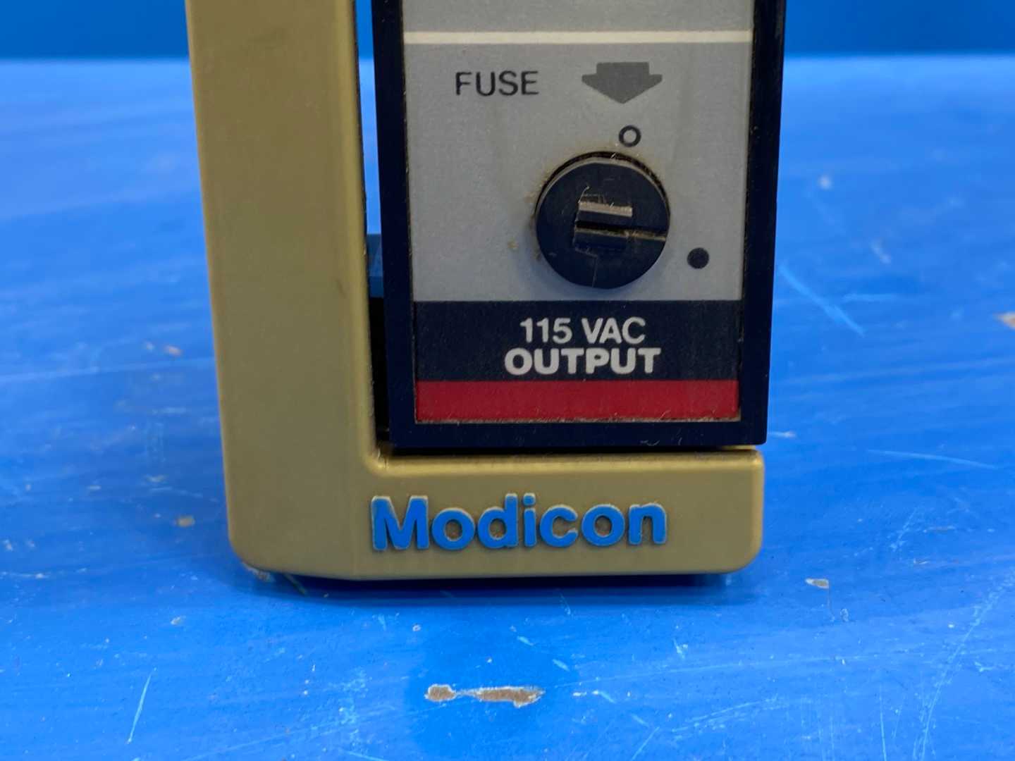 Gould Modicon AS-B802-008 800IO 115V OUT 8PT