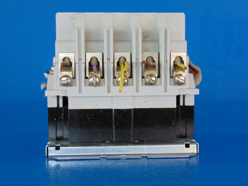 SIEMENS AC CLM0E05 LIGHTING CONTACTOR  100 AMP 