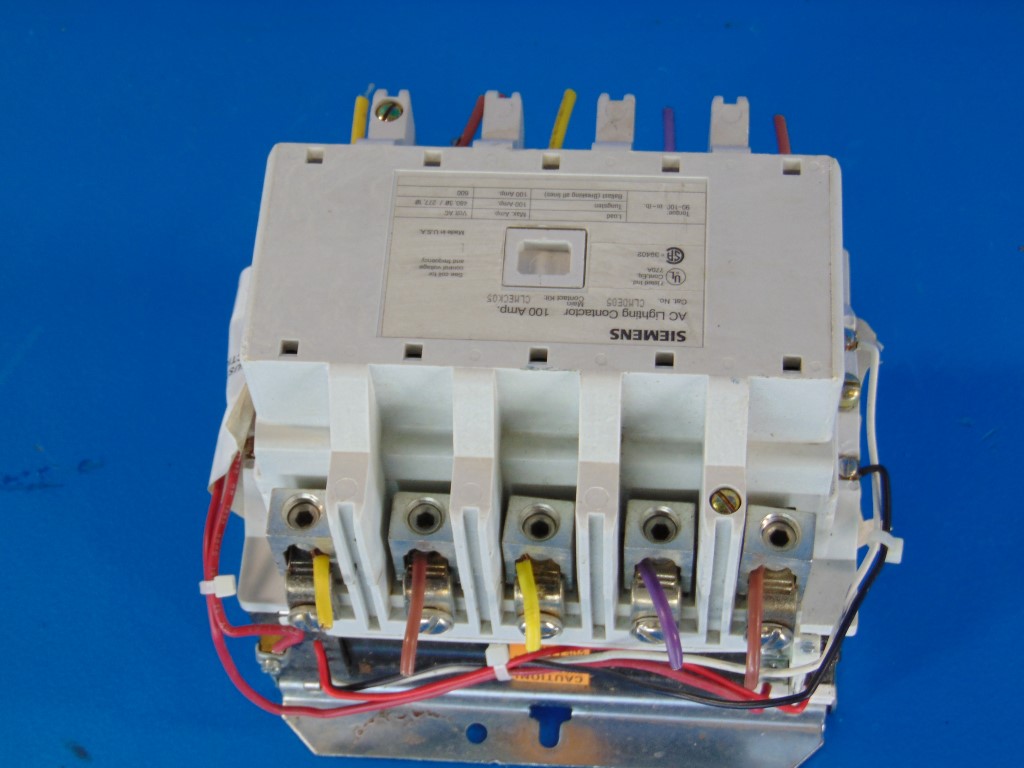 SIEMENS AC CLM0E05 LIGHTING CONTACTOR  100 AMP 