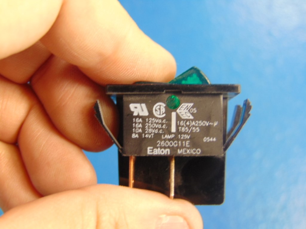 EATON 2600G11E 16A/125V Green ROCKER SWITCH 