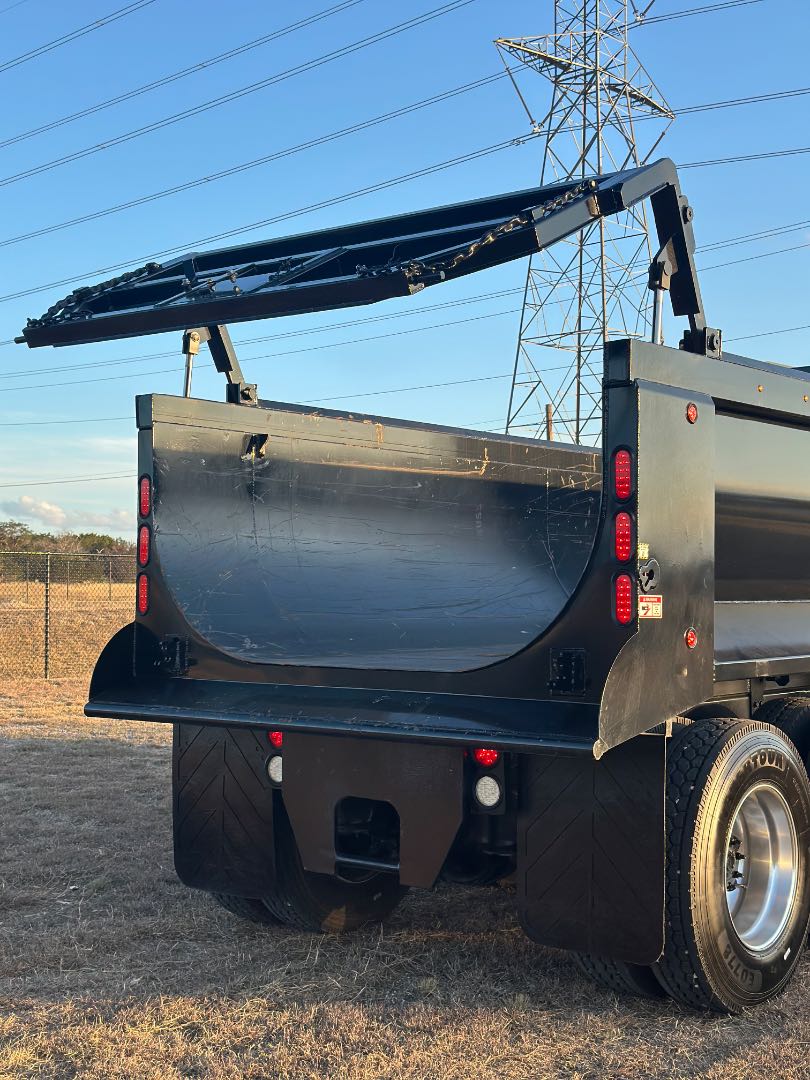 2022 Peterbilt 579 8x4 Tri- Axle Dump Truck 18' Dump Bed w/tarp system