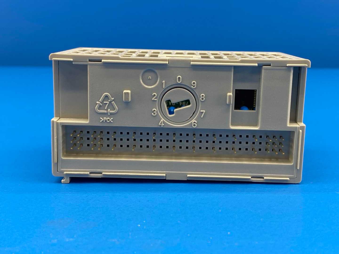 Allen Bradley 1794-OA16  Ser A 120v-ac Output Module