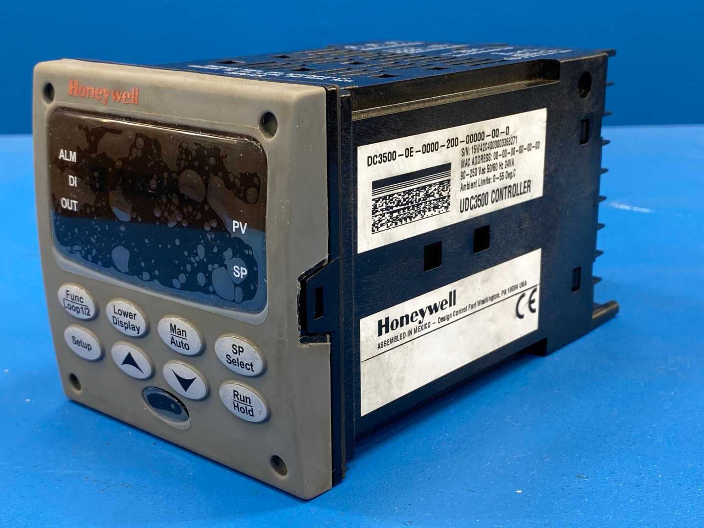 Honeywell DC3500 Controller; 90-250VAC~50/60Hz; 24VA (DC3500-0E-0000-200-00000-00-0)