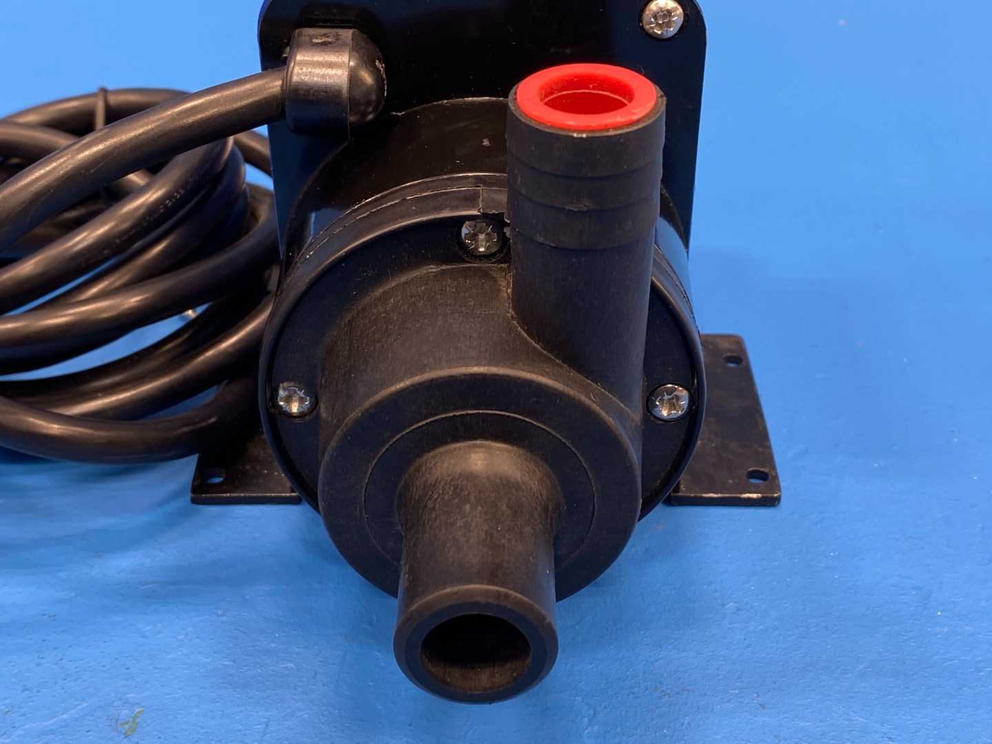 Flojet Magnetically Coupled Centrifugal Pump NPD25/2, 220-240V 1PH 50/60Hz 0.42A 57W 1/2" Port