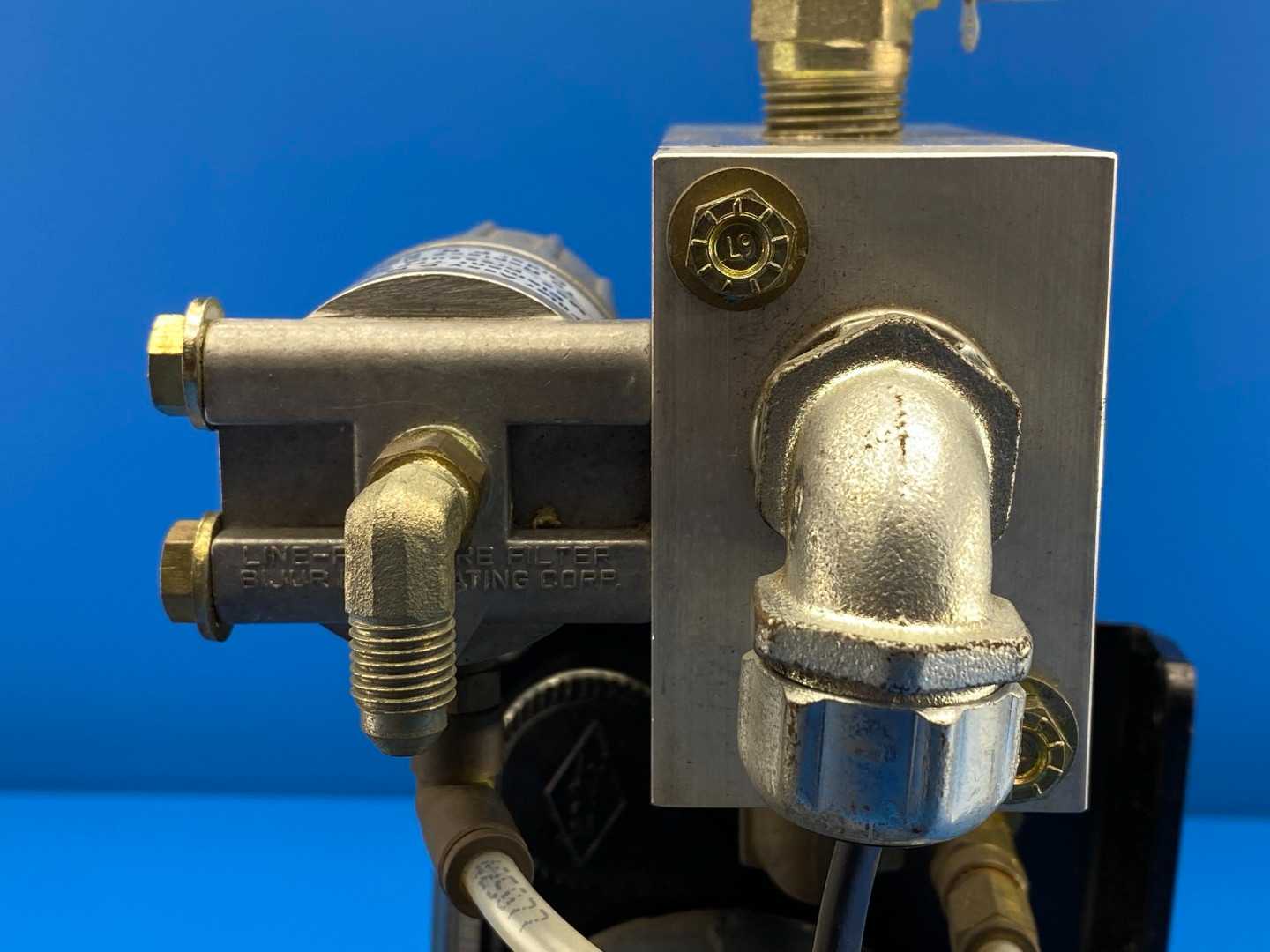 Bijur Delimon Type D 4015 Series DC Lubrication Pump with Motor KP-J330-BVL Bijur 21844 1/20HP, 115V .69/.93A Type R 1PH