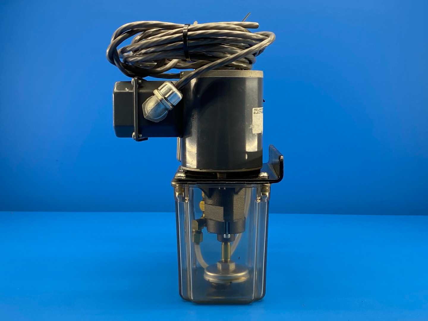 Bijur Delimon Type D 4015 Series DC Lubrication Pump with Motor KP-J330-BVL Bijur 21844 1/20HP, 115V .69/.93A Type R 1PH