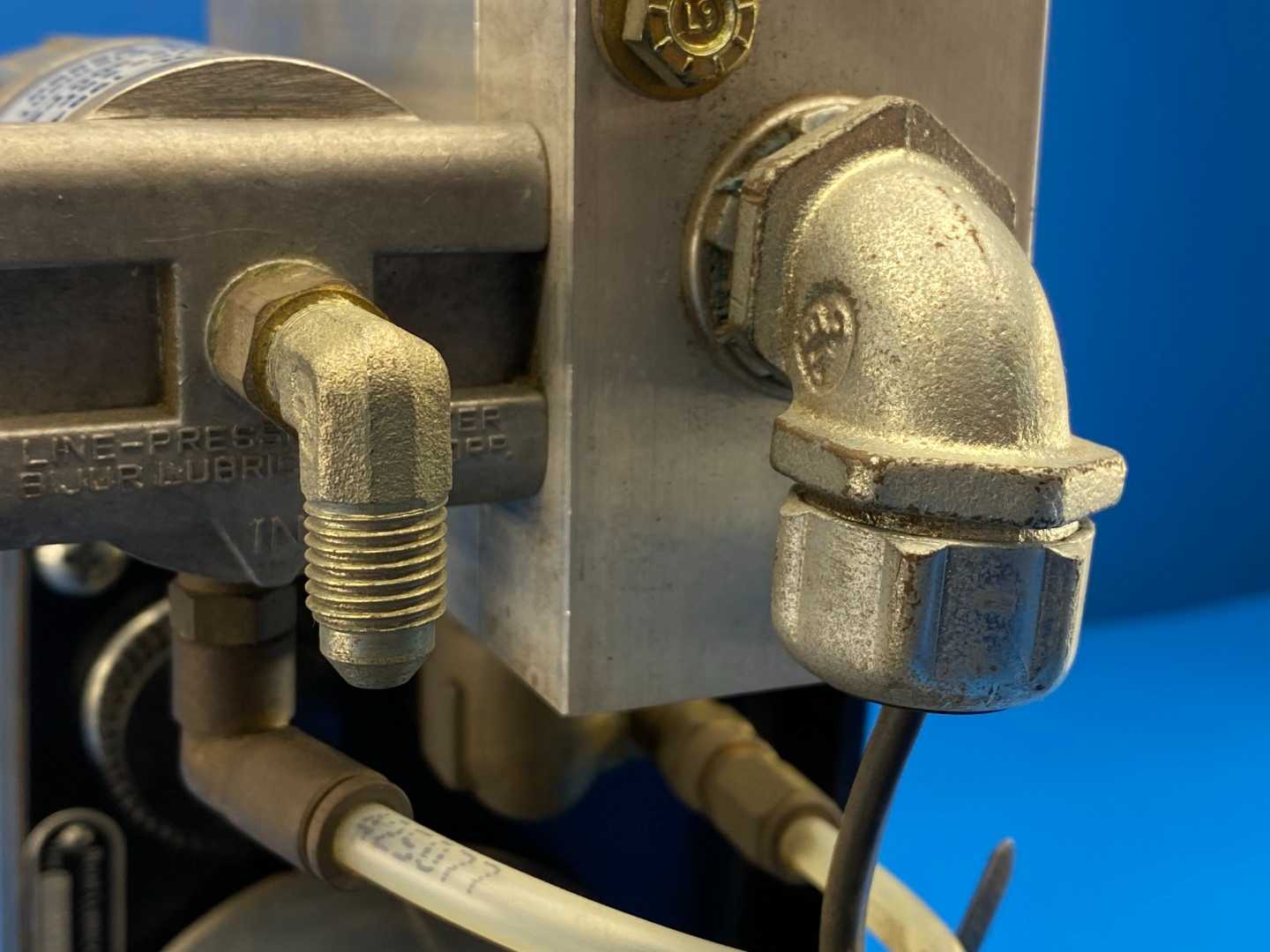 Bijur Delimon Type D 4015 Series DC Lubrication Pump with Motor KP-J330-BVL Bijur 21844 1/20HP, 115V .69/.93A Type R 1PH