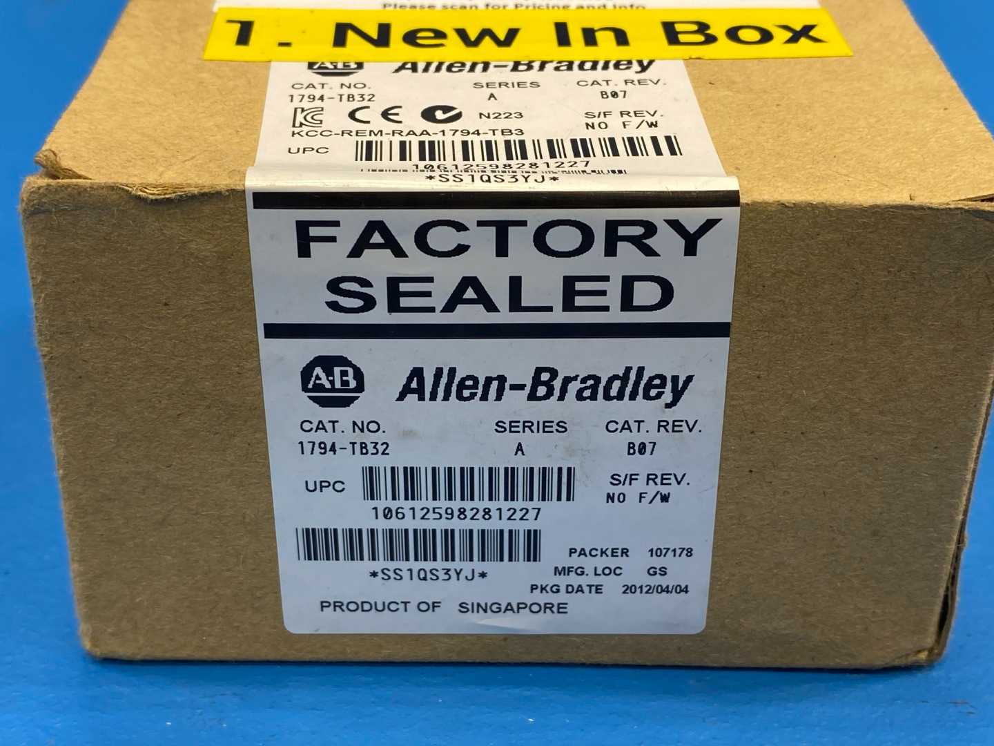 Allen-Bradley 1794-TB32, Series A FLEX I/O Terminal Base 32-I/O Terminals 24VDC