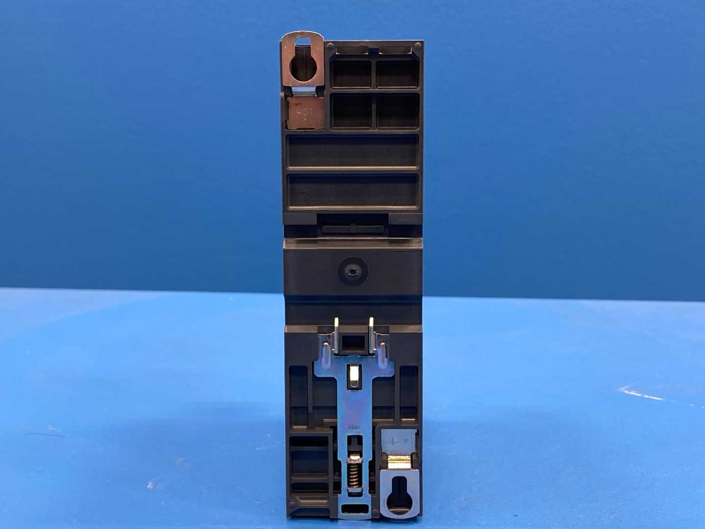 Schneider Electric TeSys LUB12 Power Base 12A, 690V