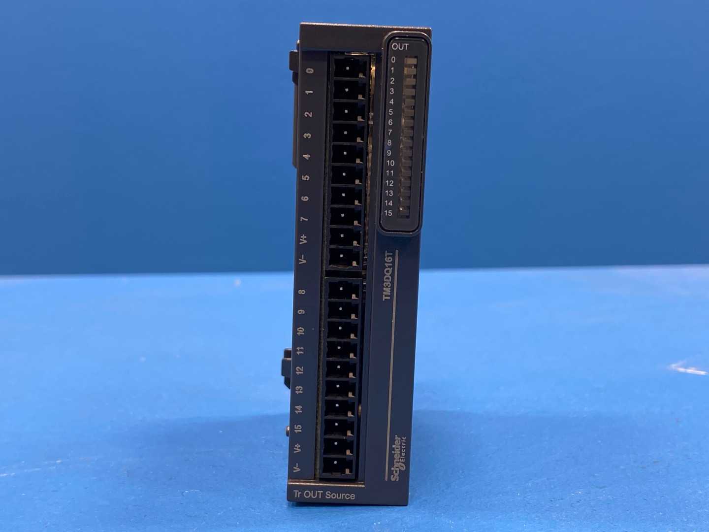 Schneider Electric Modicon TM3DQ16T Discrete Output Module TM3-16 Outputs Transistor PNP, PV:02 RL:06