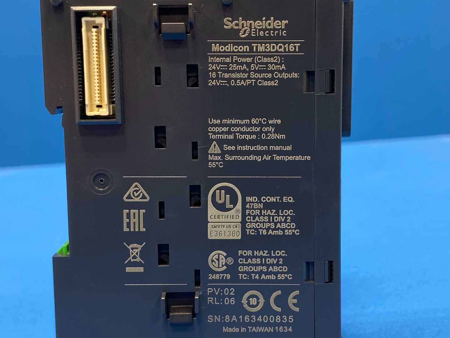 Schneider Electric Modicon TM3DQ16T Discrete Output Module TM3-16 Outputs Transistor PNP, PV:02 RL:06