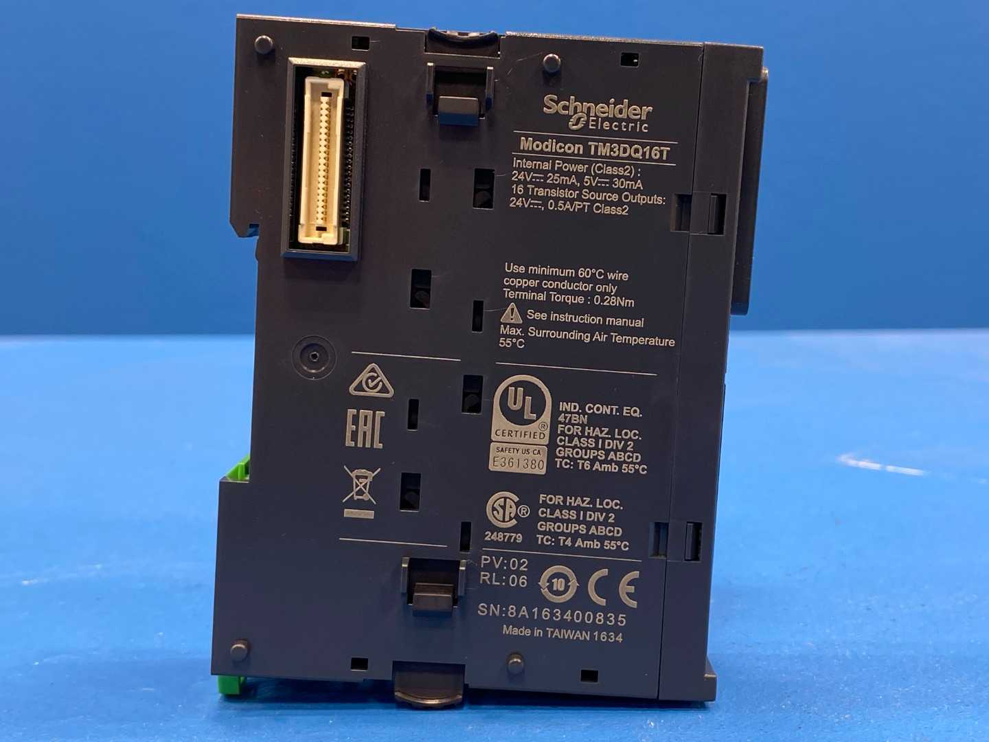 Schneider Electric Modicon TM3DQ16T Discrete Output Module TM3-16 Outputs Transistor PNP, PV:02 RL:06