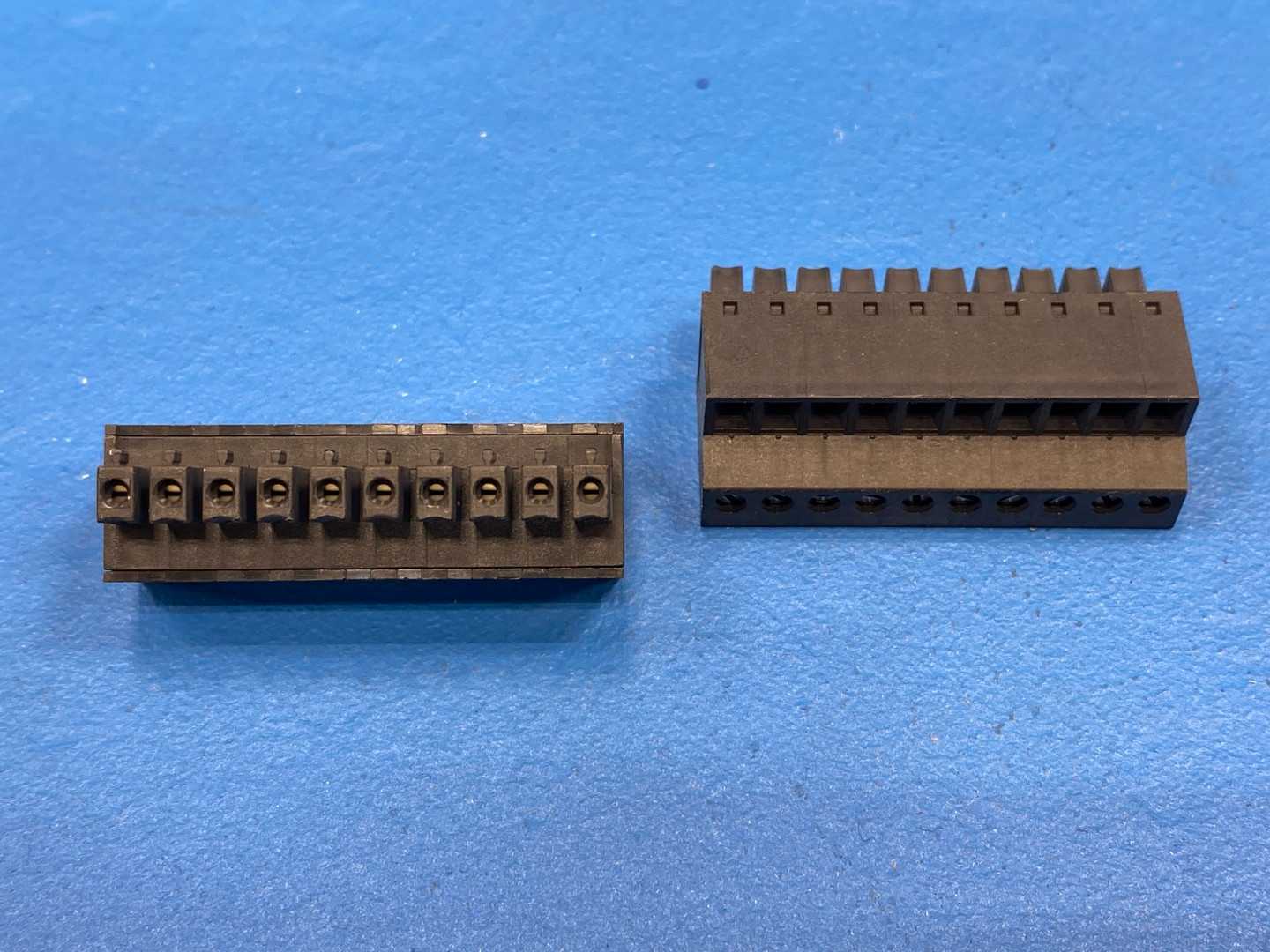 Schneider Electric Modicon TM3DQ16T Discrete Output Module TM3-16 Outputs Transistor PNP, PV:02 RL:06