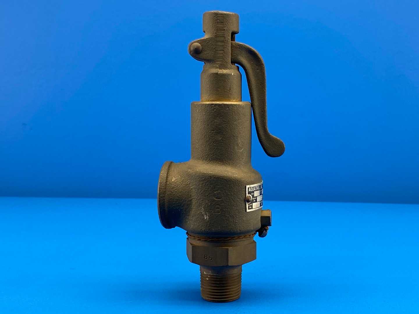 Aquatrol 88 Series 3/4 in. MNPT x FNPT Brass Air/Gas Safety Valve, Lift Lever