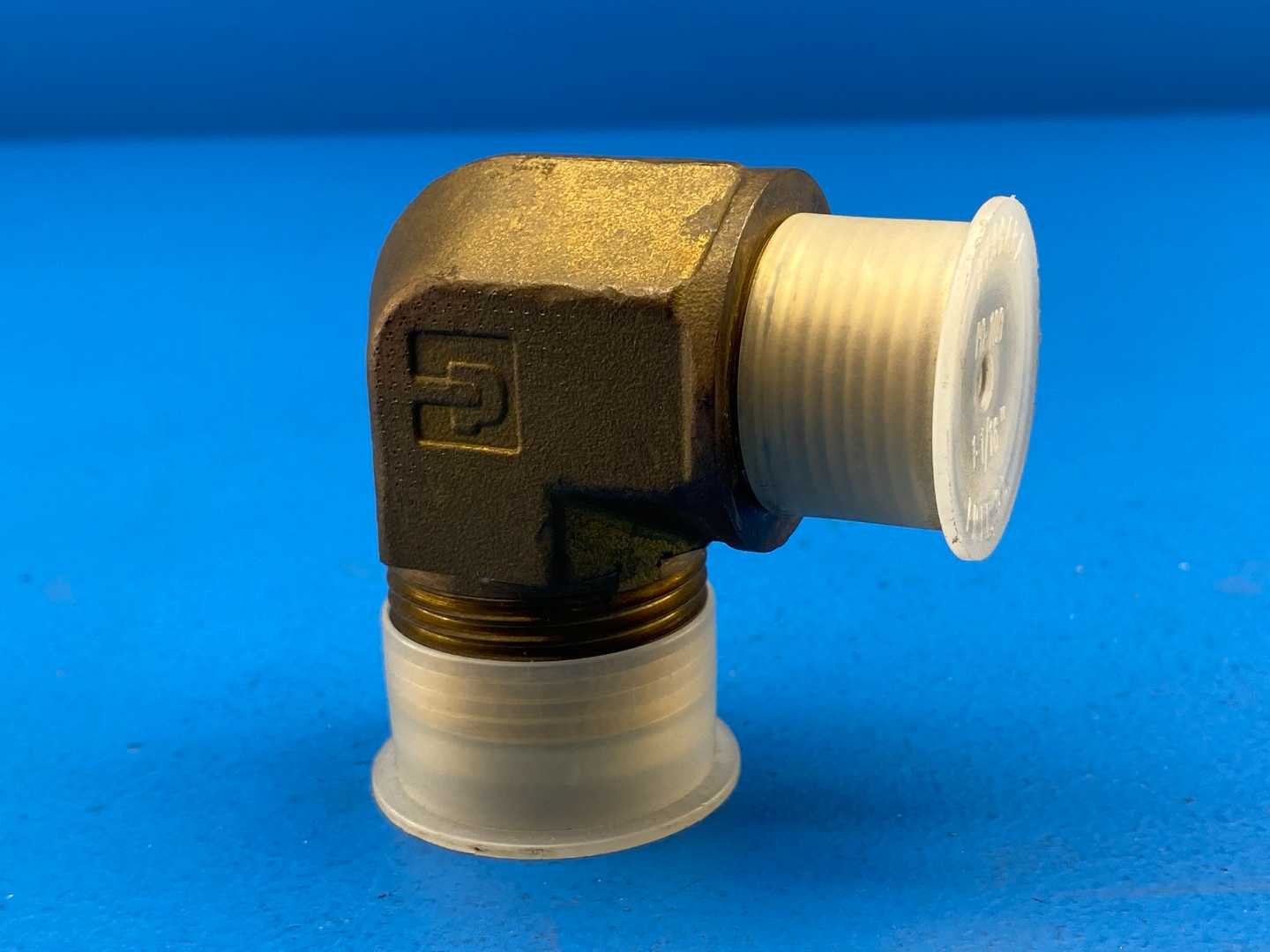 Parker 1-5/6" x 1-1/16" 90° Connector