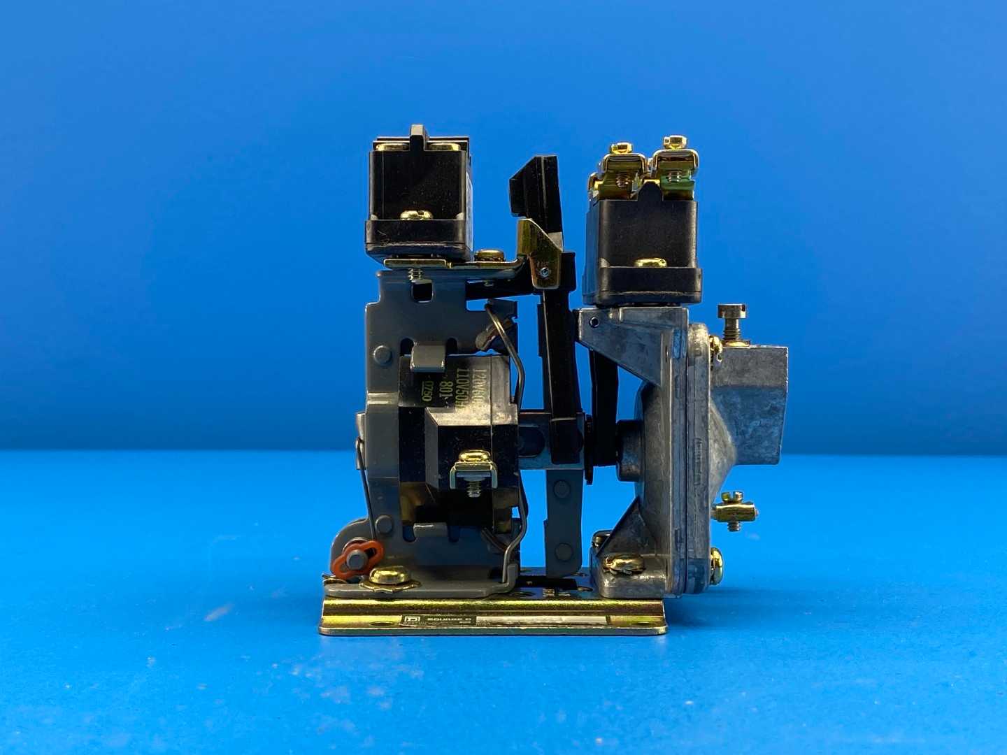 Square D 9050AO12EV02, AC Pneumatic Timing Relay, 120V~60Hz/110V~50Hz