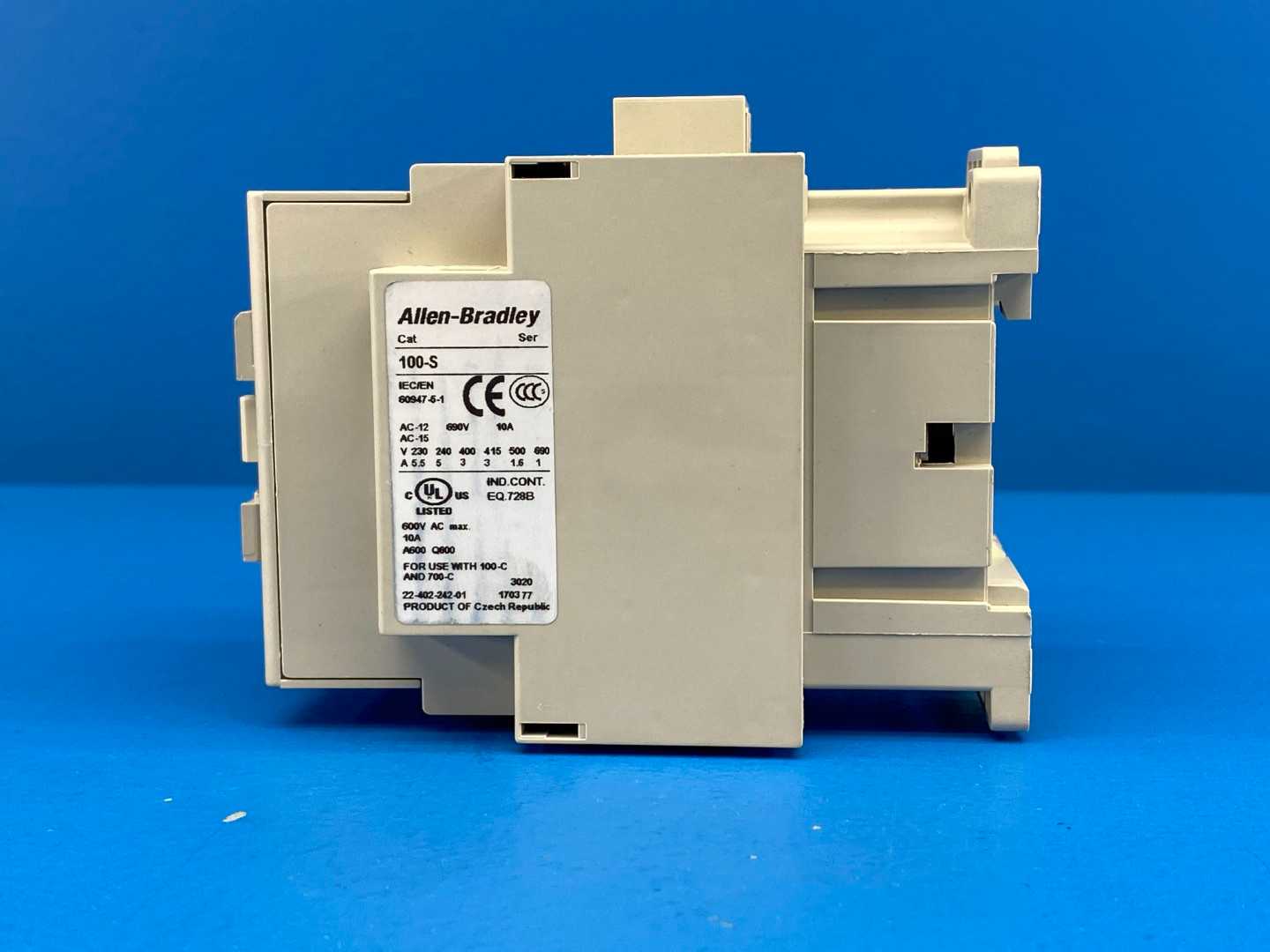 Allen-Bradley, 100-C30D01, IEC Series C Contactor. 3Phase 115/120V 50/60Hz