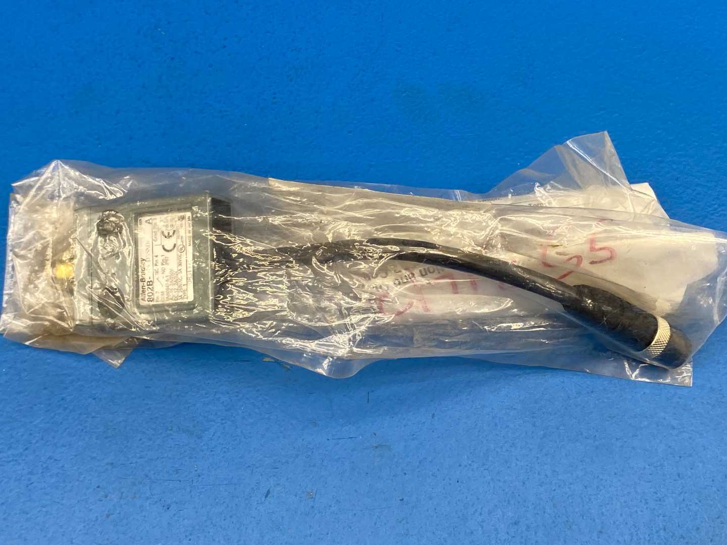 Allen-Bradley 802B-CSADXSXD4 Compact Limit Switch Series A