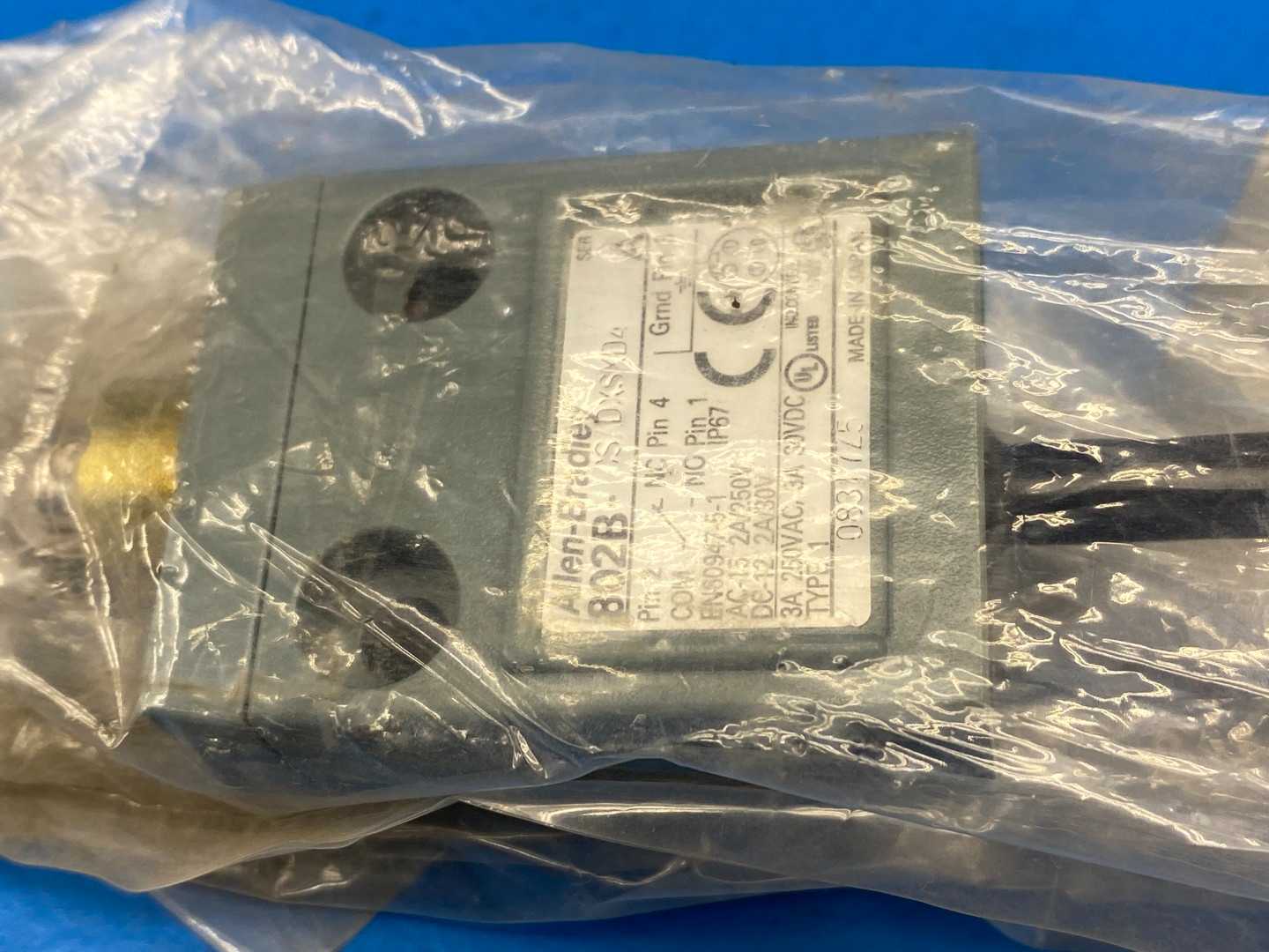 Allen-Bradley 802B-CSADXSXD4 Compact Limit Switch Series A