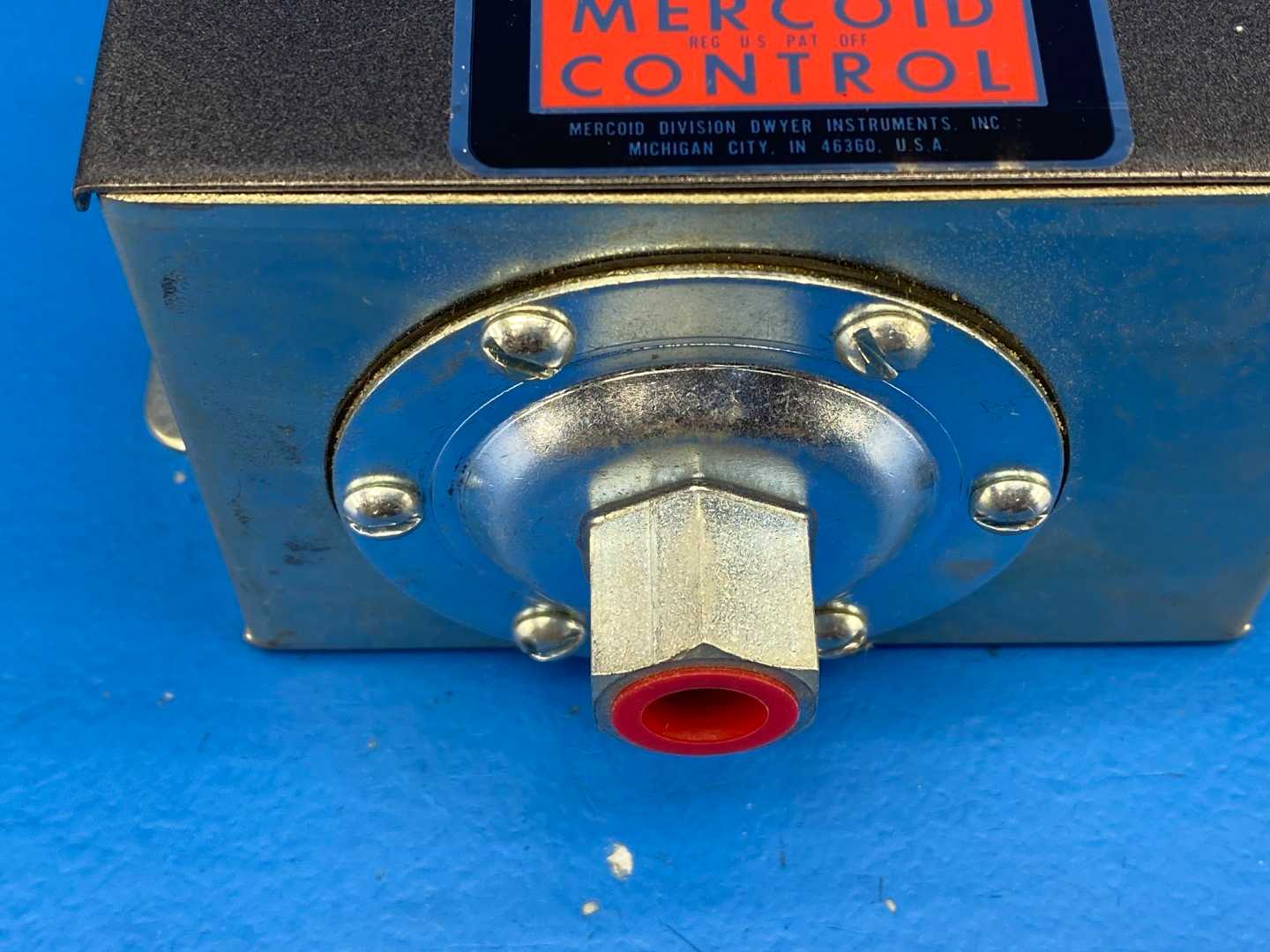 Mercoid Control AP-153-37 Diaphragm-operated adjustable pressure switch