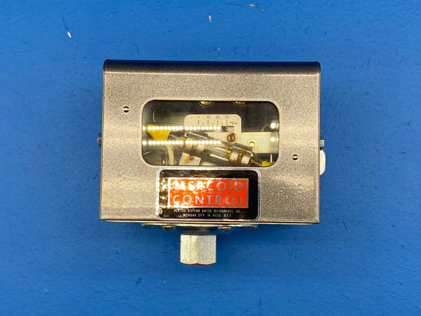 Mercoid Control AP-153-37 Diaphragm-operated adjustable pressure switch