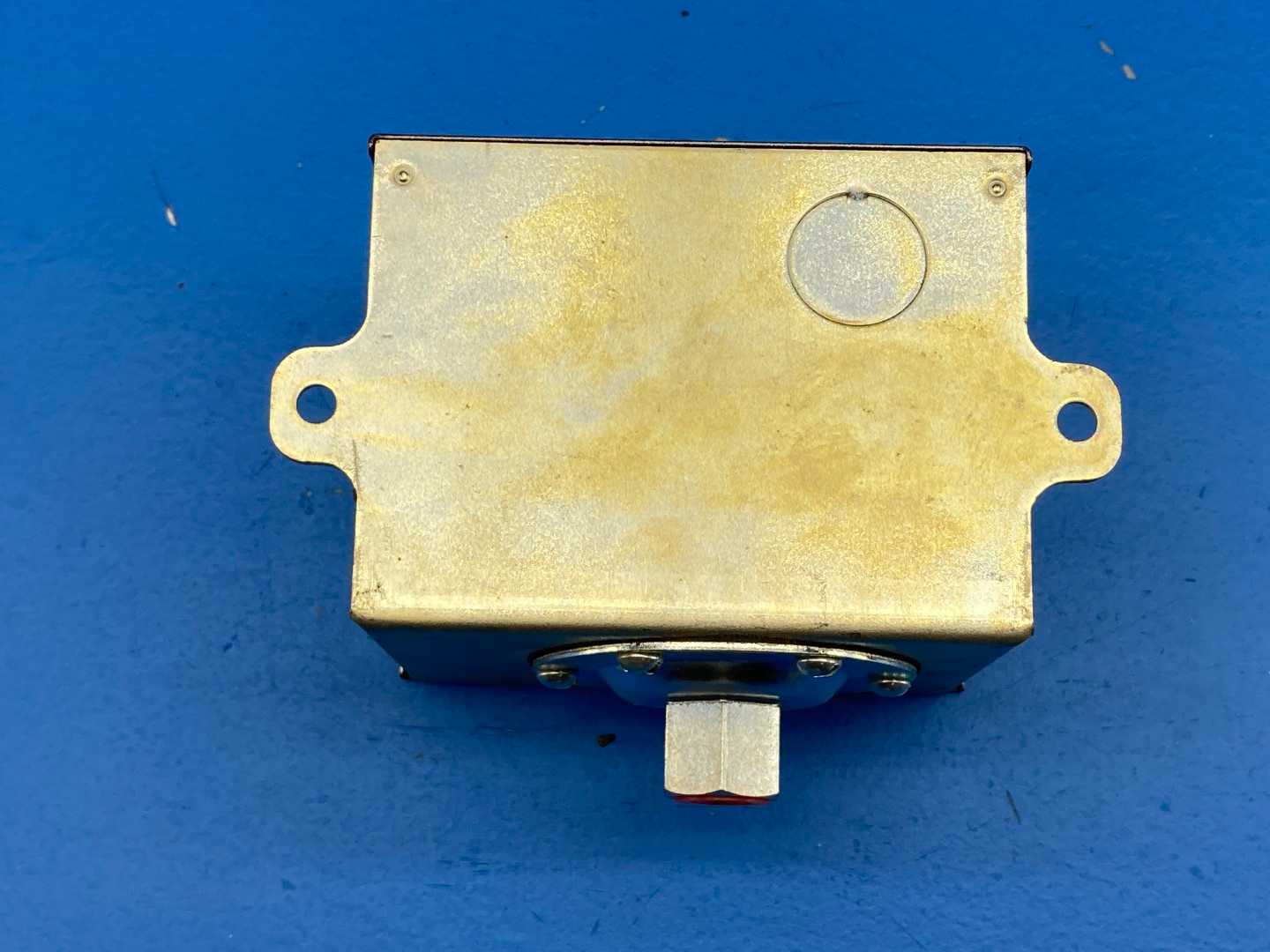 Mercoid Control AP-153-37 Diaphragm-operated adjustable pressure switch