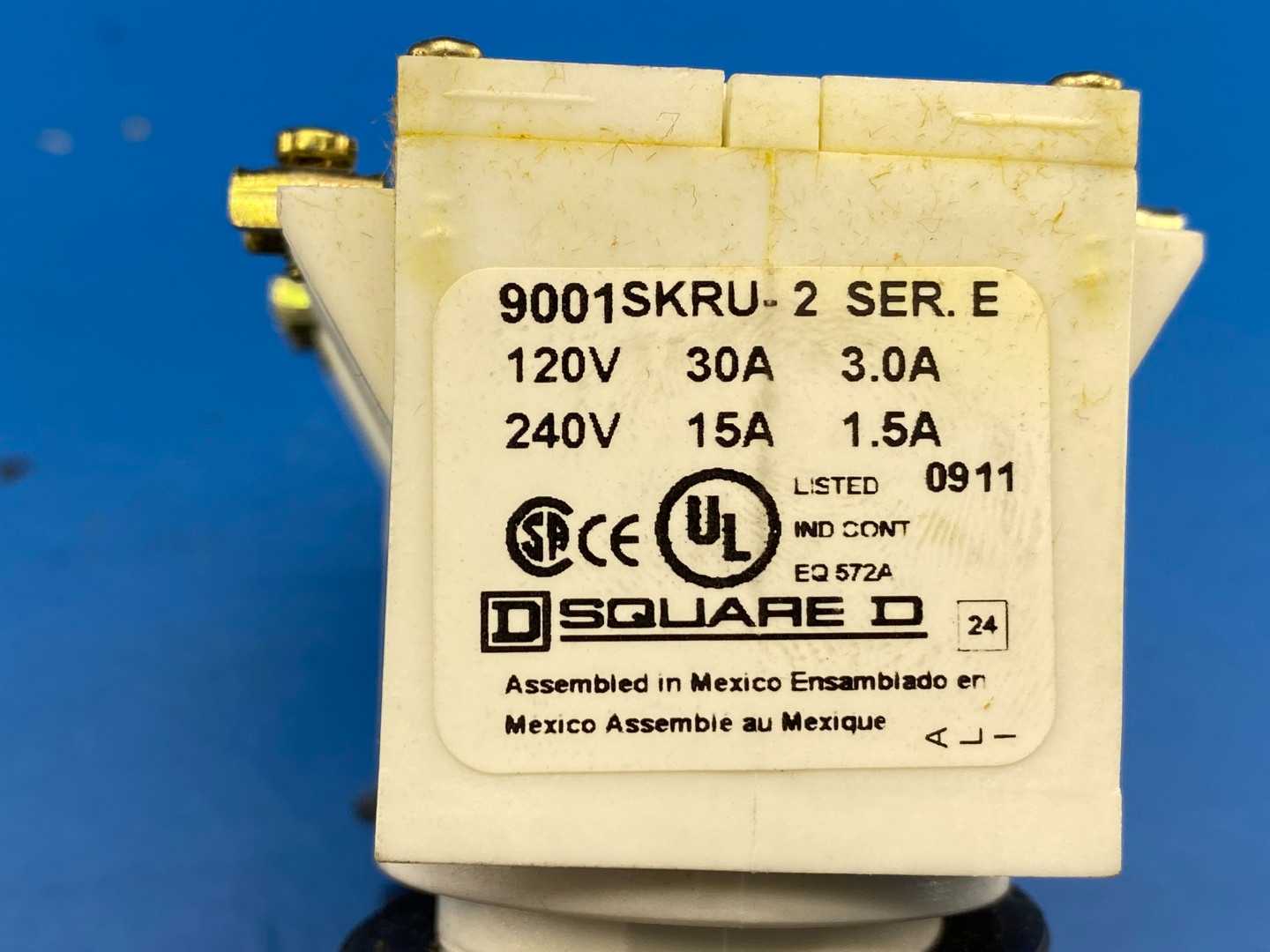 Square D, 9001SKRU2 (52548) 2 Speed Operator Pushbuttons 120/240V 30/15A