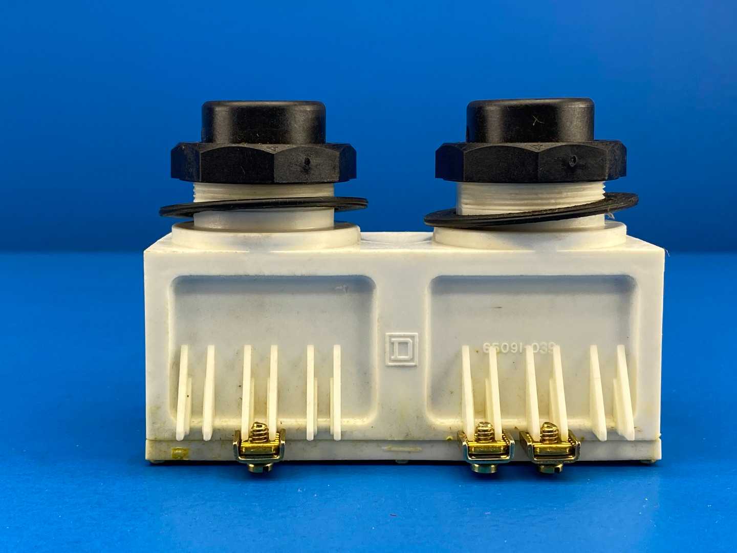Square D, 9001SKRU2 (52548) 2 Speed Operator Pushbuttons 120/240V 30/15A