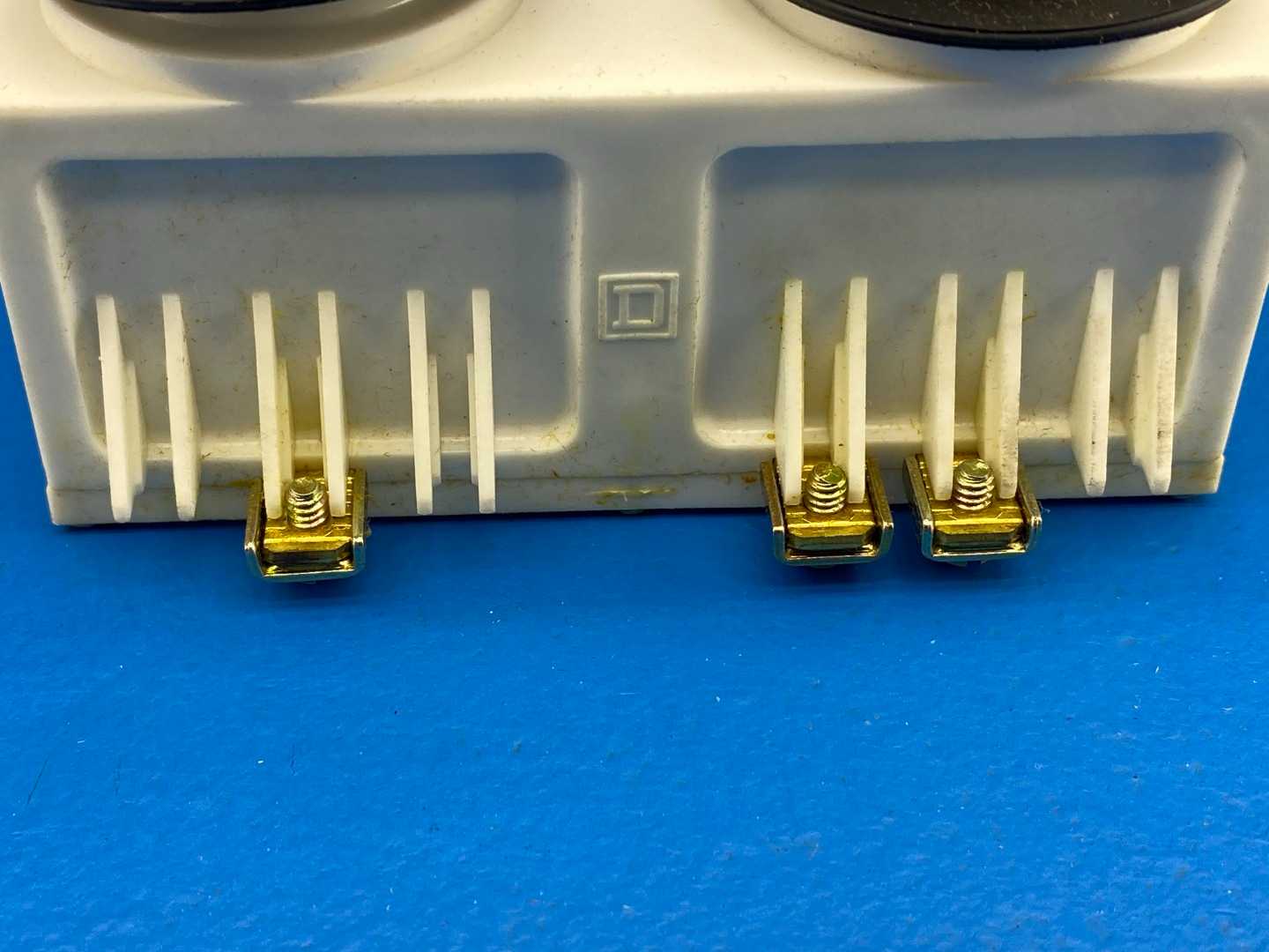 Square D, 9001SKRU2 (52548) 2 Speed Operator Pushbuttons 120/240V 30/15A