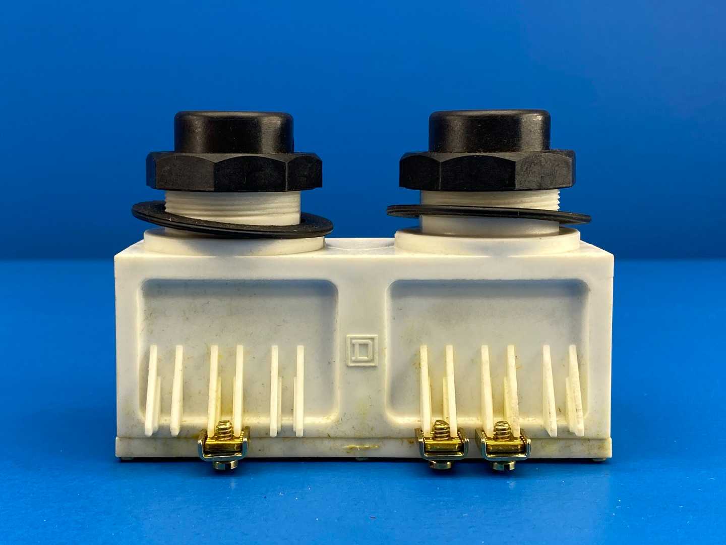 Square D, 9001SKRU2 (52548) 2 Speed Operator Pushbuttons 120/240V 30/15A