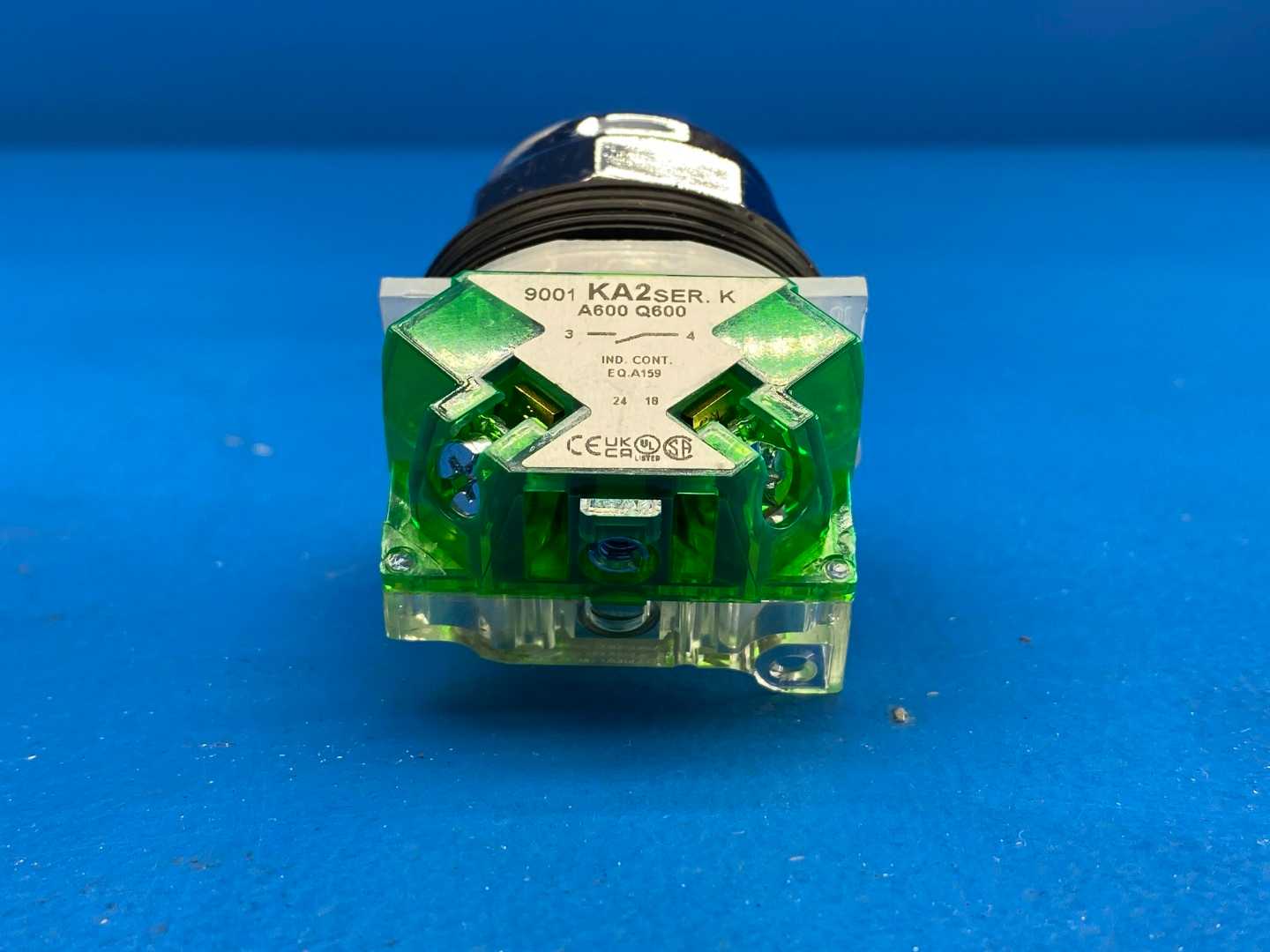 Schneider Electric, 9001KR1GH5, Pushbutton Switch, 600V AC / 10A / 30mm / Green / Spring Return / 1 NO Contact 
