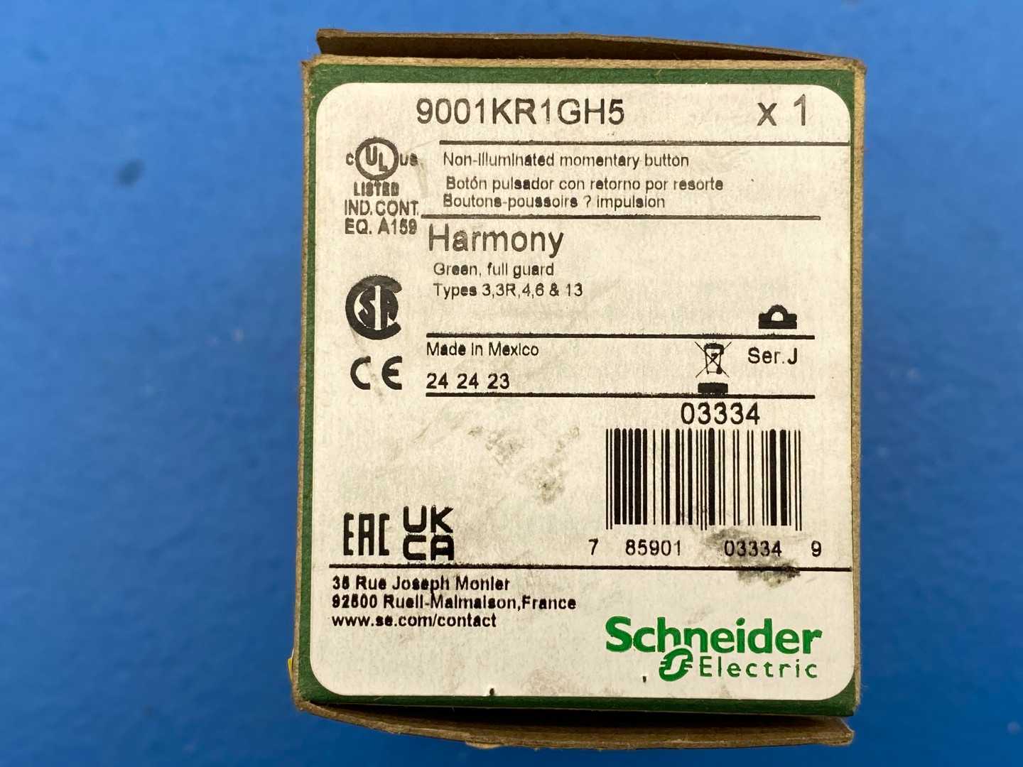 Schneider Electric, 9001KR1GH5, Pushbutton Switch, 600V AC / 10A / 30mm / Green / Spring Return / 1 NO Contact 
