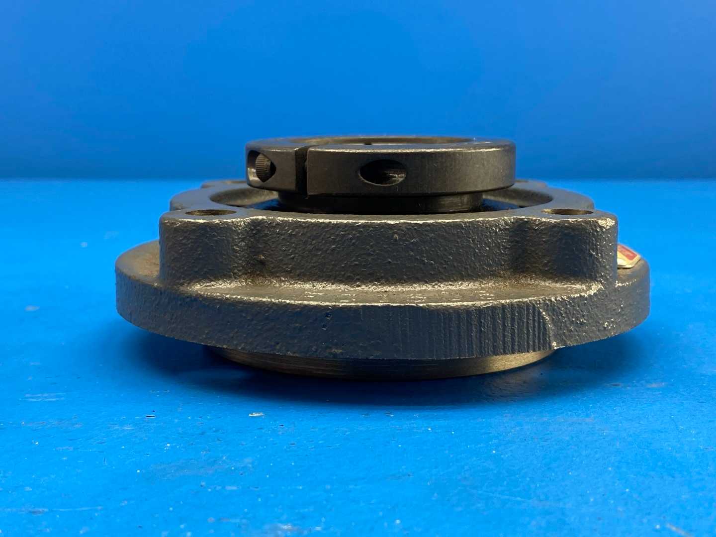 Sealmaster, SFC-24T, 1-1/2" Gold Line 4-bolt flange mounted ball bearing (concentric-lock)