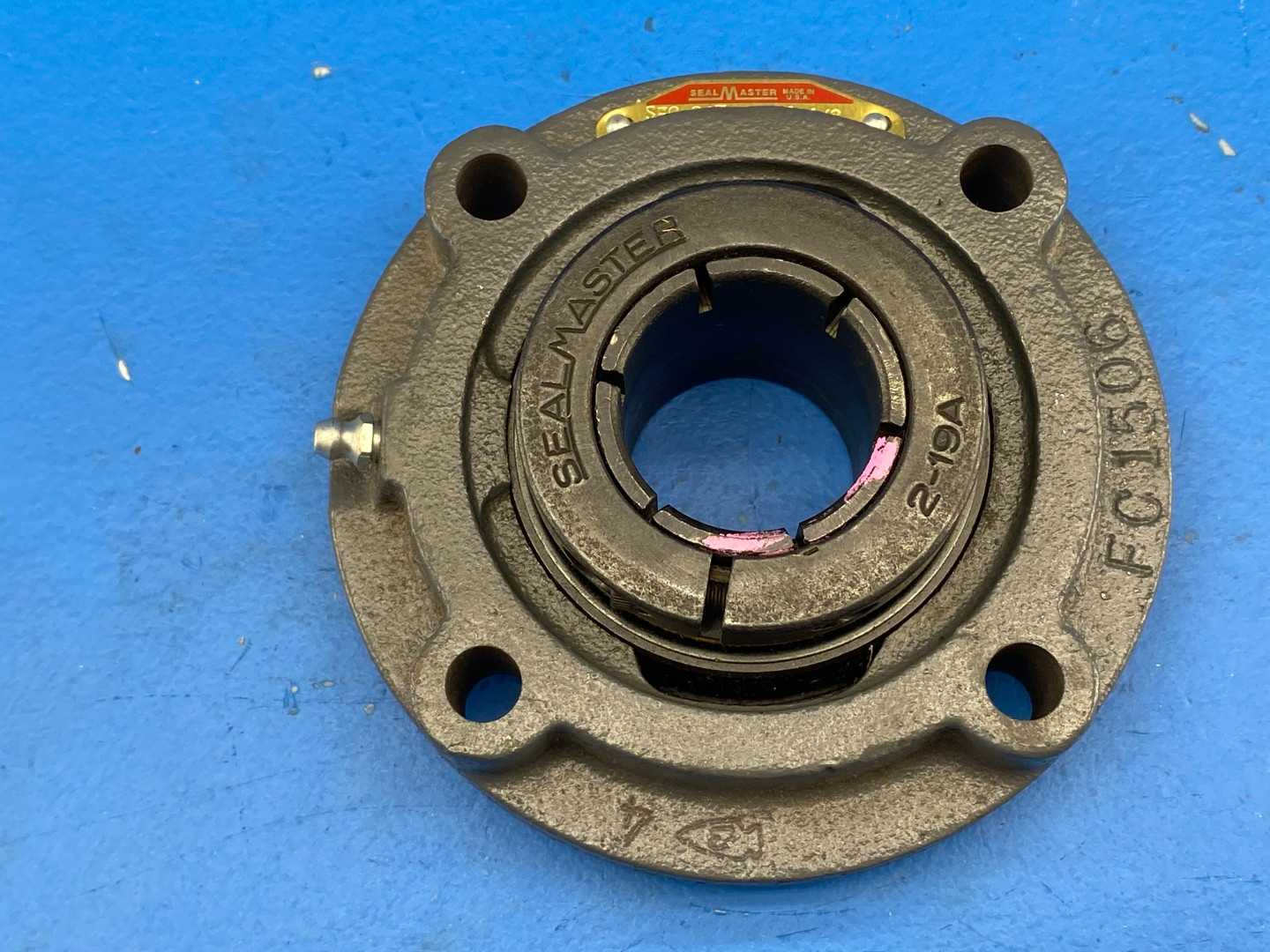 Sealmaster, SFC-24T, 1-1/2" Gold Line 4-bolt flange mounted ball bearing (concentric-lock)