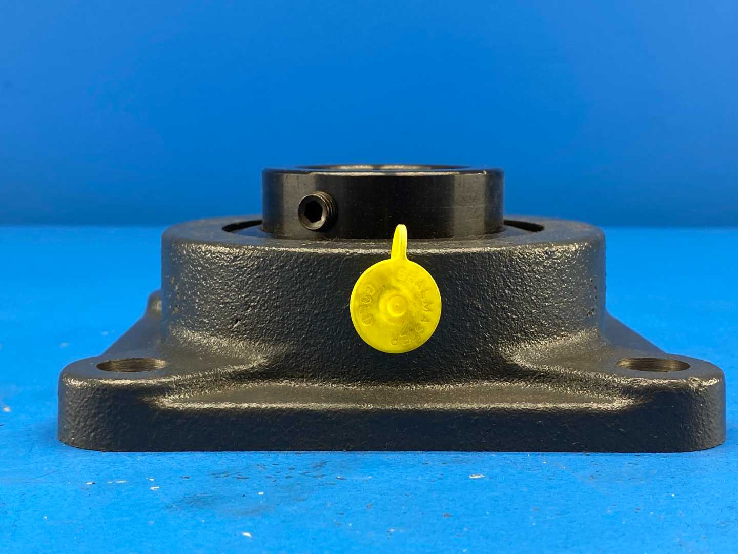 Seal Master, MSF-27, Flange-Mount Ball Bearing Unit, 1-11/16" bore / 4-bolt flange / set screw locking