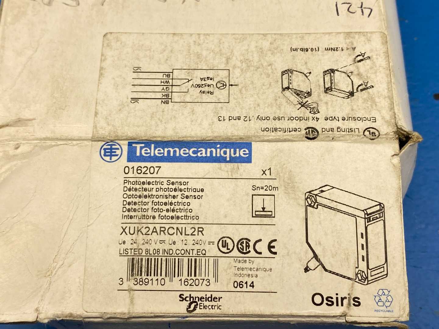 Telemecanique, XUK2ARCNL2R Osiris Series, Thru-Beam Photoelectric Sensor Receiver, 24–240V