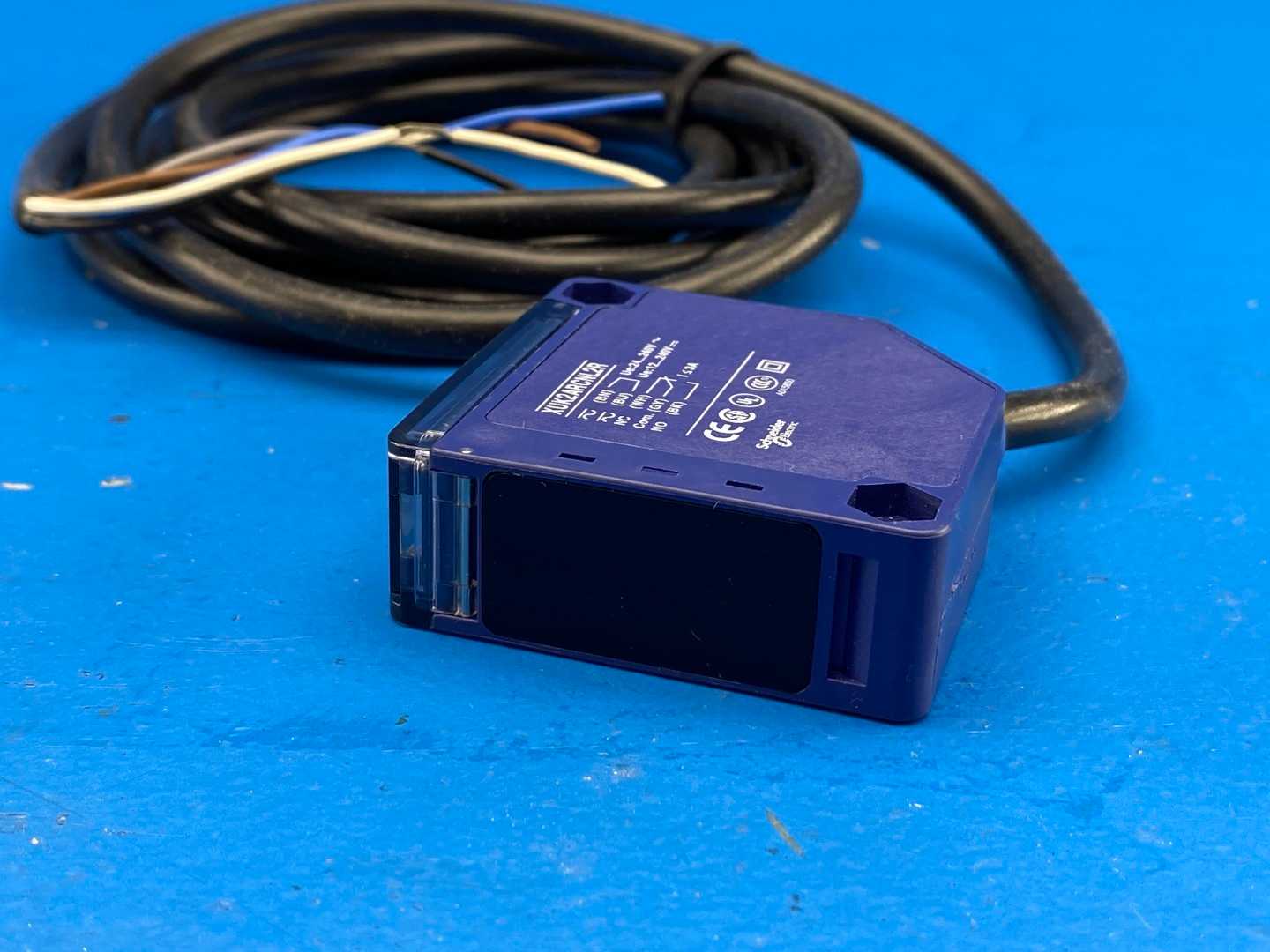 Telemecanique, XUK2ARCNL2R Osiris Series, Thru-Beam Photoelectric Sensor Receiver, 24–240V