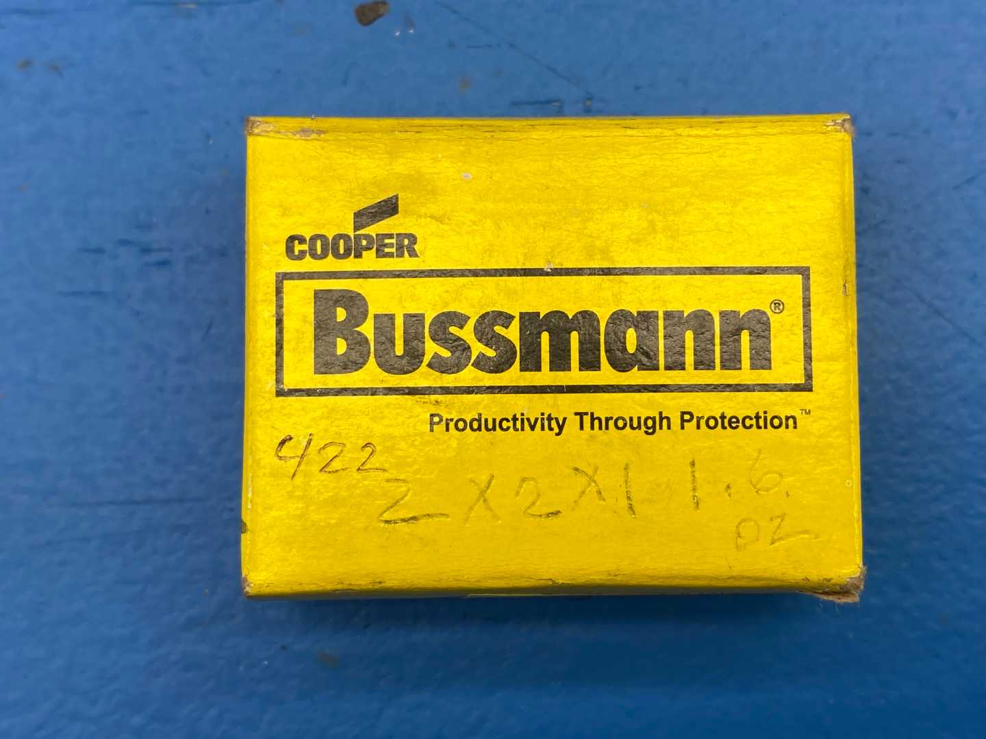 Bussmann, LP-CC-4, Low-Peak™ Time-Delay Fuse, 4A / 600V AC / 150V DC / Class CC 