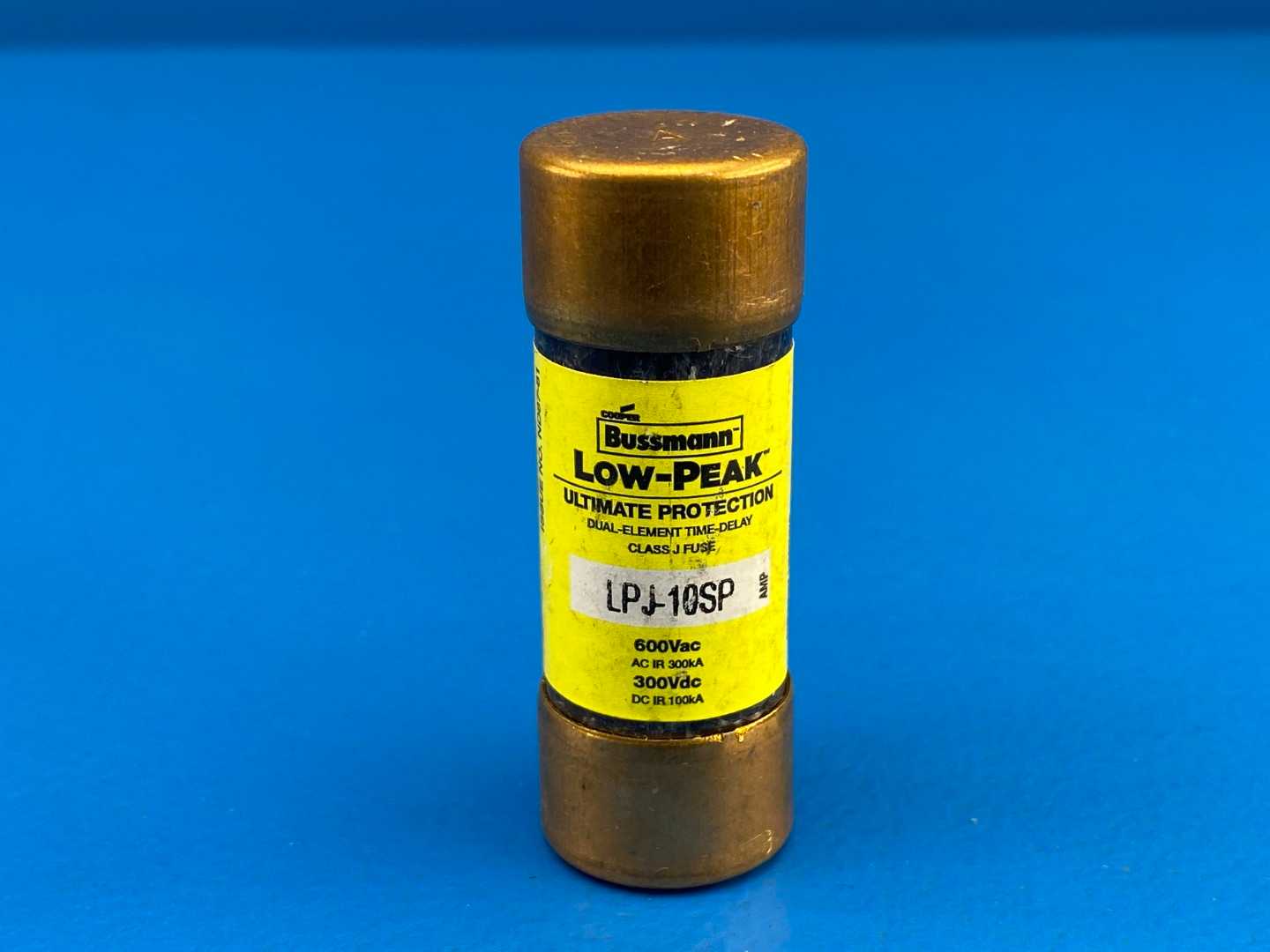 Bussmann, LPJ-10SP, Low-Peak™ Fuse, 10A / 600V / Time-delay