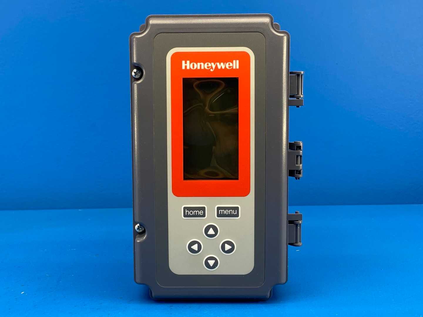 Honeywell T775M2030 Electronic Temperature Controller, Series 2000, 24/120/240VAC, 4 SPDT Relays, Modulating Outputs