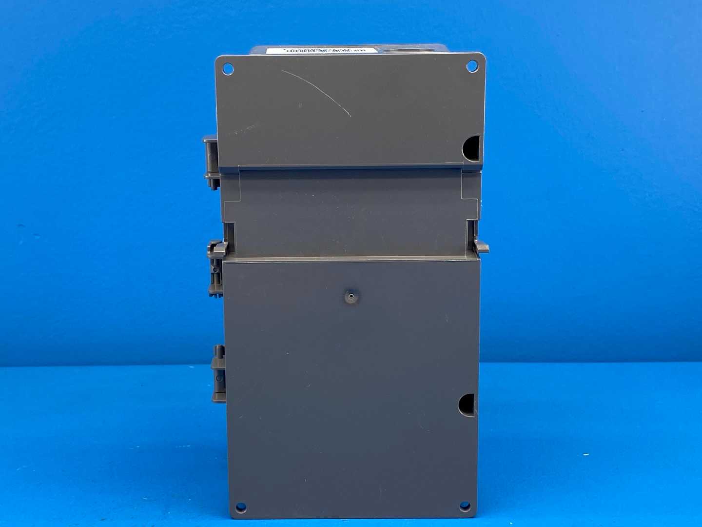 Honeywell T775M2030 Electronic Temperature Controller, Series 2000, 24/120/240VAC, 4 SPDT Relays, Modulating Outputs