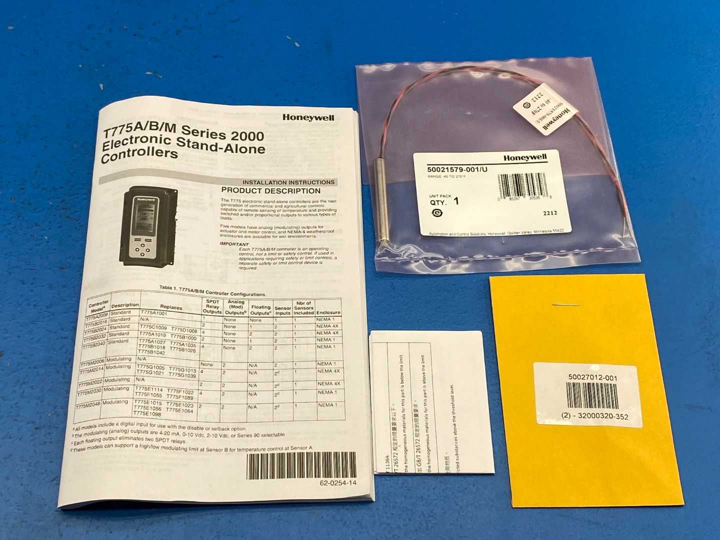 Honeywell T775M2030 Electronic Temperature Controller, Series 2000, 24/120/240VAC, 4 SPDT Relays, Modulating Outputs