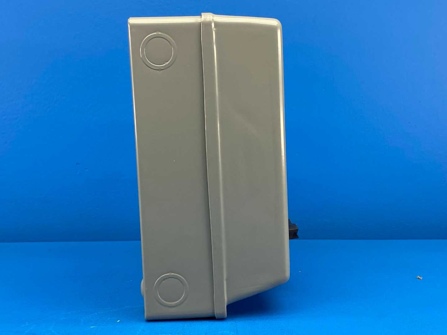 Square D 9991SCG8, NEMA Type 1 Enclosure