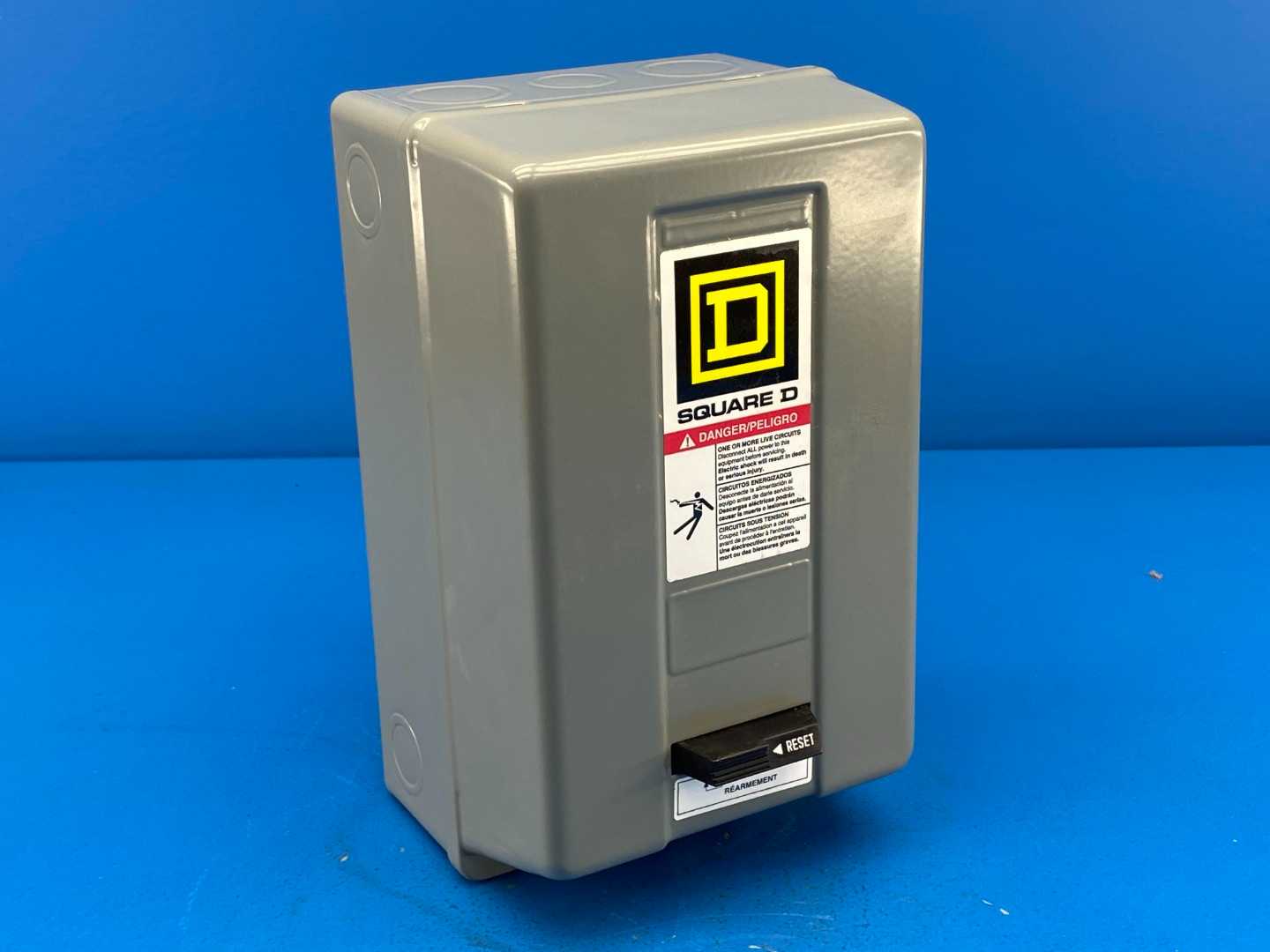 Square D 9991SCG8, NEMA Type 1 Enclosure