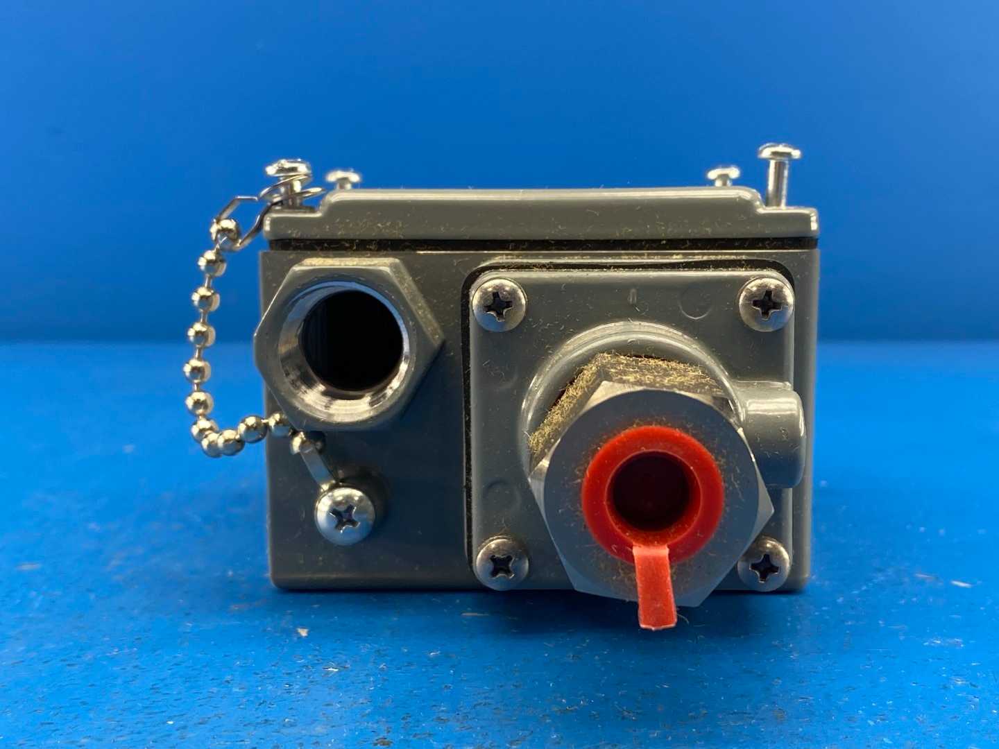 Square D 4,4X 13 ENCL Industrial Pressure Switch 500.00 psi