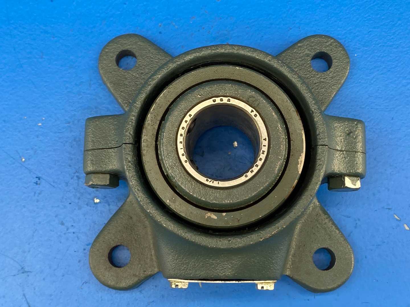 Dodge F4BK104R, Size 1-1/4" Type K Four-Bolt Square Roller Bearing Unit