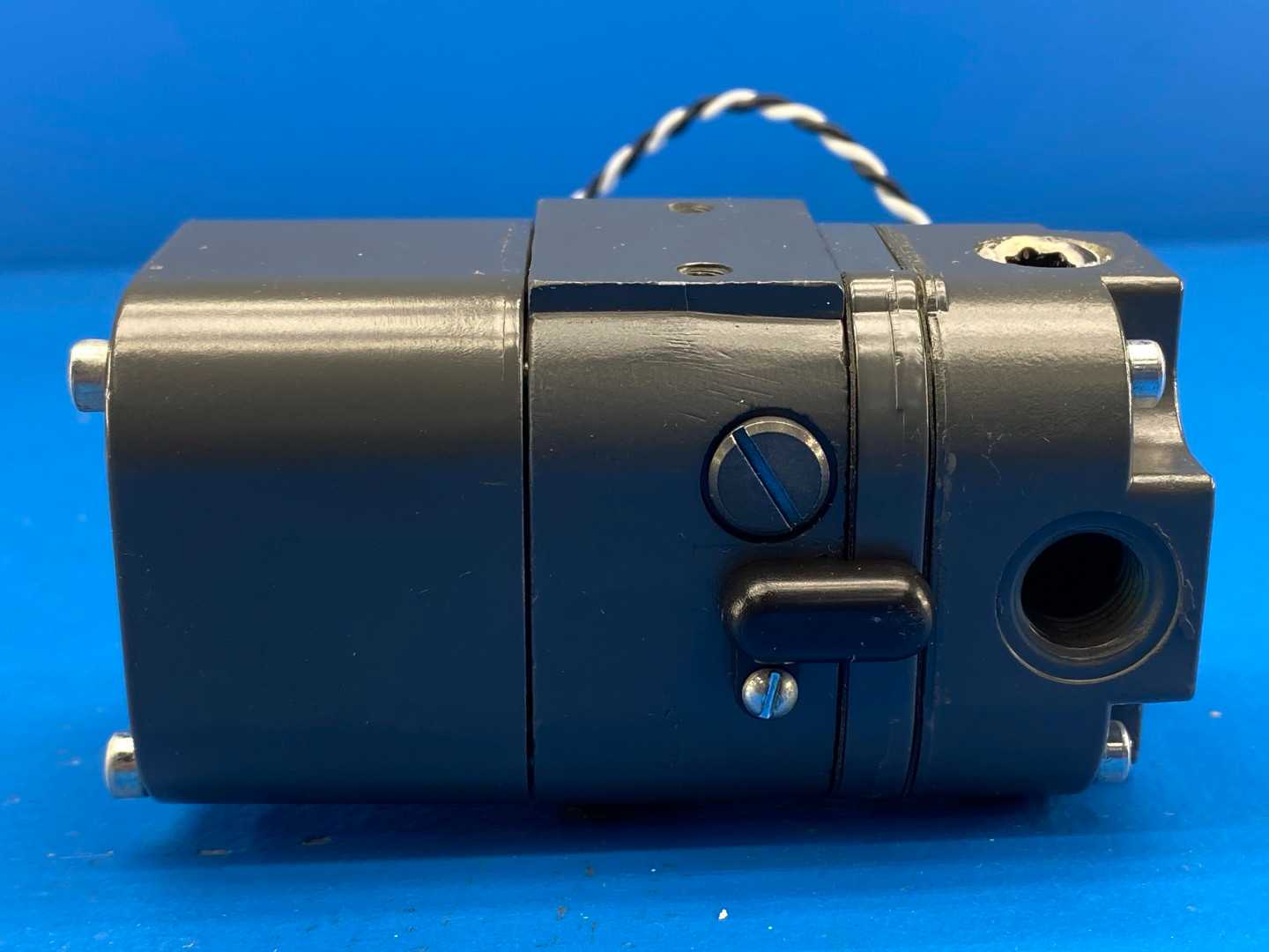 ControlAir 500X E/P Electro-Pneumatic Transducer 1-9V Input 3-15PSI Output 18-100 PSI Supply