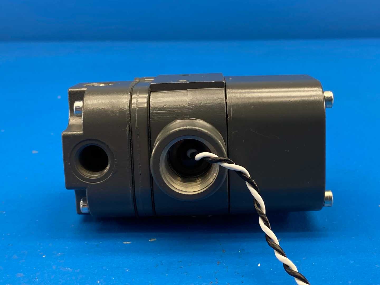 ControlAir 500X E/P Electro-Pneumatic Transducer 1-9V Input 3-15PSI Output 18-100 PSI Supply