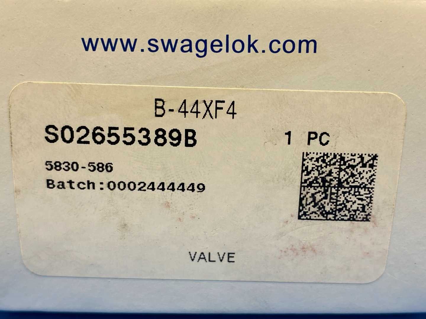 Swagelok B-44XF4 Brass 1-Piece 40 Series 3-Way Ball Valve, 1.7 Cv, 1/4 in. FNPT 1,500 PSIG @ 100°F (103 Bar)